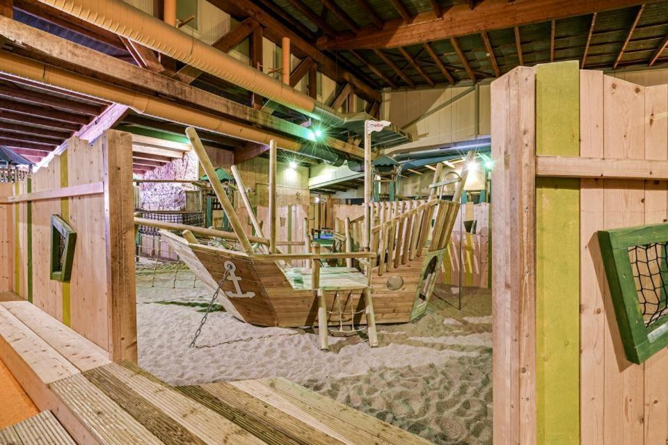 Het Familie Boshuisje - Vakantiewoning Op Prachtig Park Met Veel Faciliteiten Inc Ligbad Gramsbergen Bagian luar foto