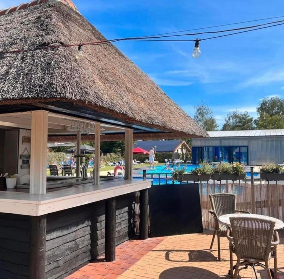Het Familie Boshuisje - Vakantiewoning Op Prachtig Park Met Veel Faciliteiten Inc Ligbad Gramsbergen Bagian luar foto